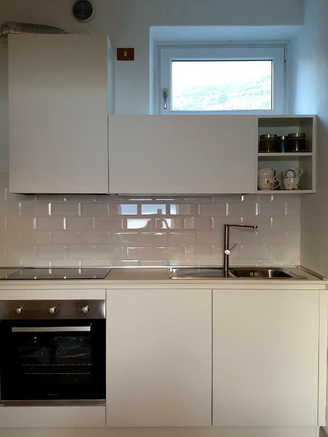 Assenza Lake Front Sweet Apartment Brenzone sul Garda Bagian luar foto