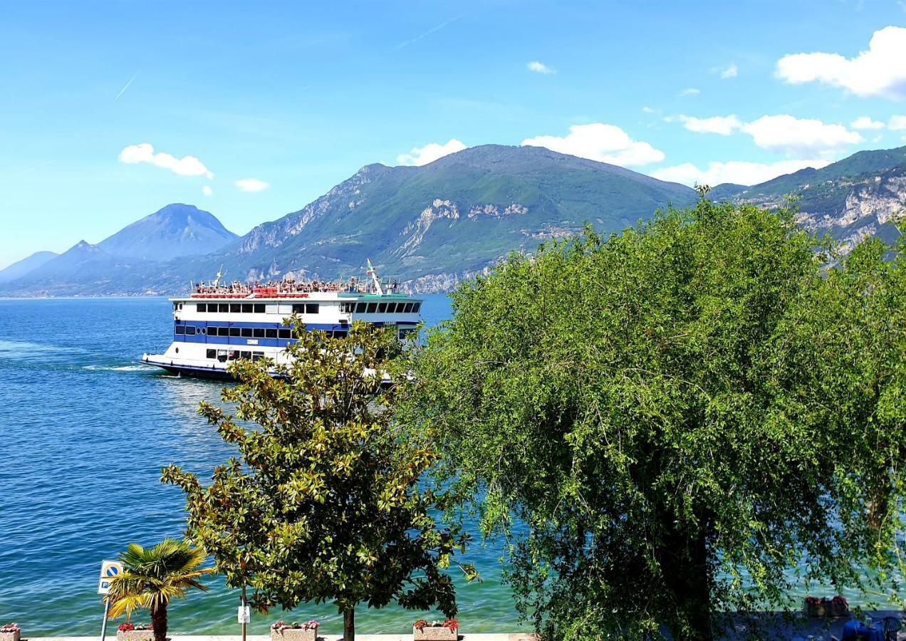 Assenza Lake Front Sweet Apartment Brenzone sul Garda Bagian luar foto